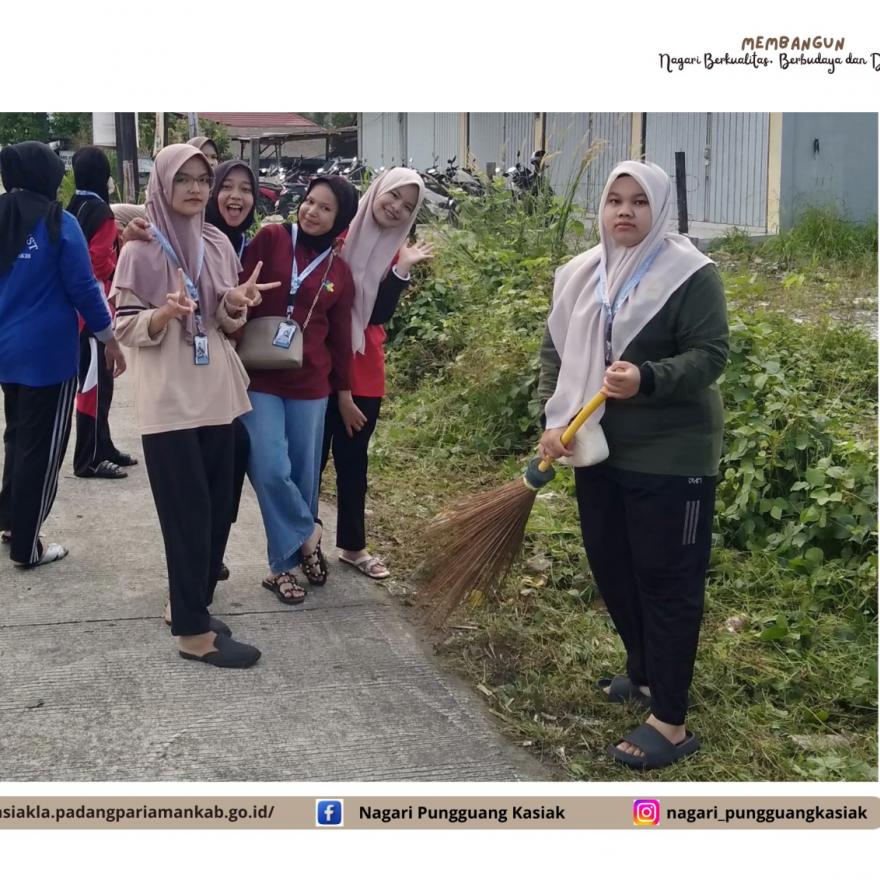 GOTONG ROYONG DI KAMPUANG TANGAH NAGARI PUNGGUANG KASIAK LUBUK ALUNG