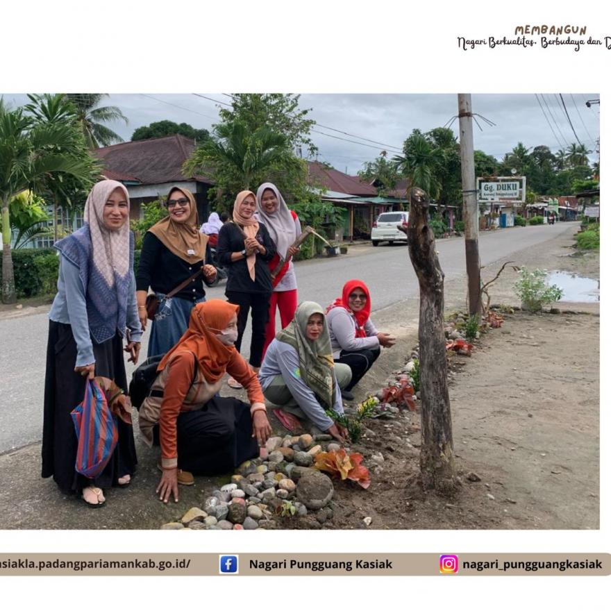 Jelang HKG PKK 2025, Dasawisma PKK Nagari Pungguang Kasiak  Tampil All Out Benahi Lingkungan.